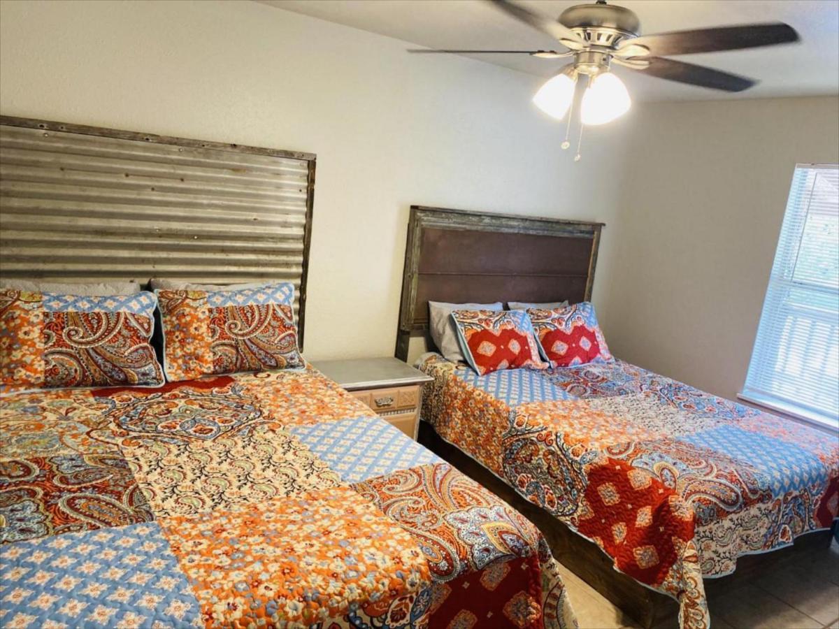 Riverstone Cabins Hotel Leakey Exterior foto