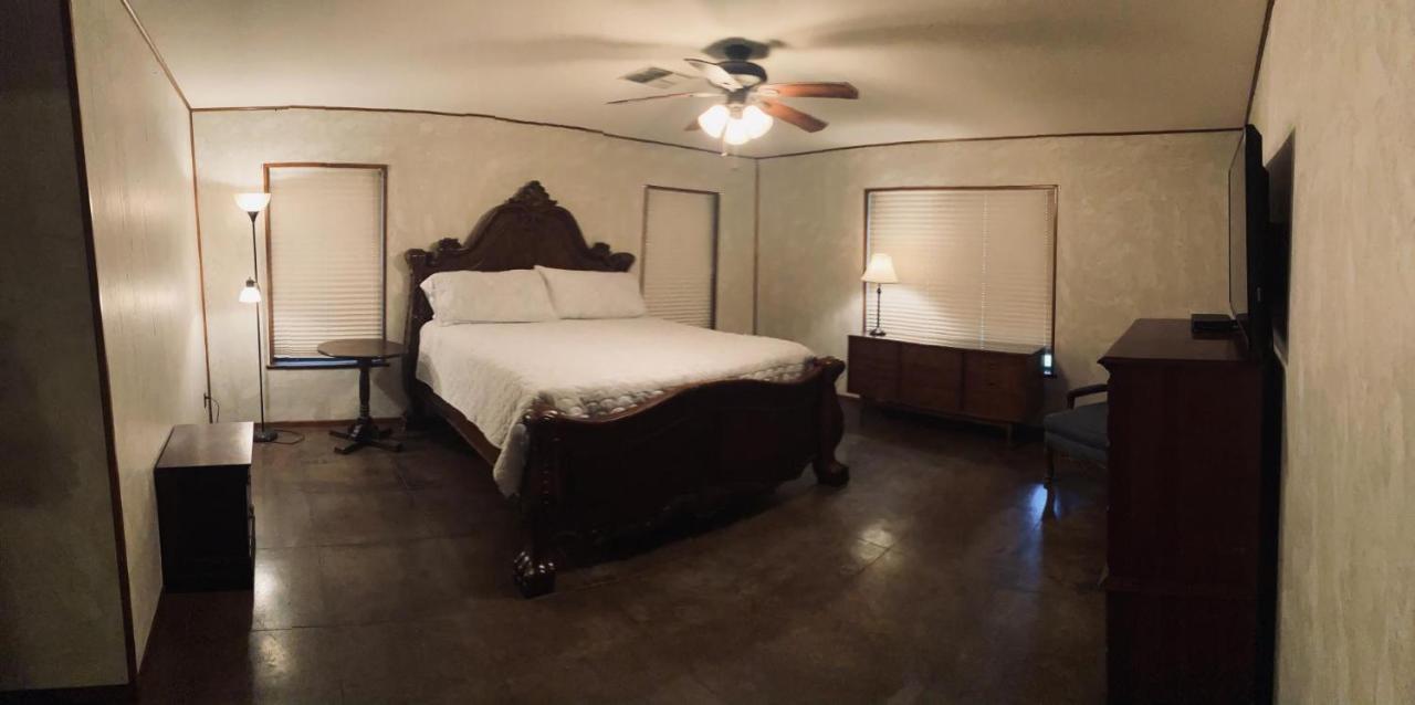 Riverstone Cabins Hotel Leakey Exterior foto