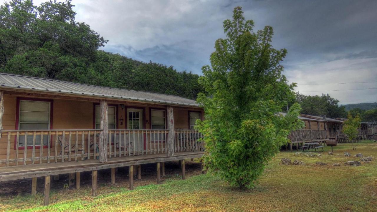 Riverstone Cabins Hotel Leakey Exterior foto